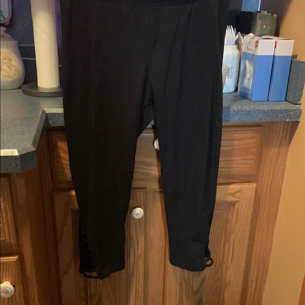 Old Navy Black Capris